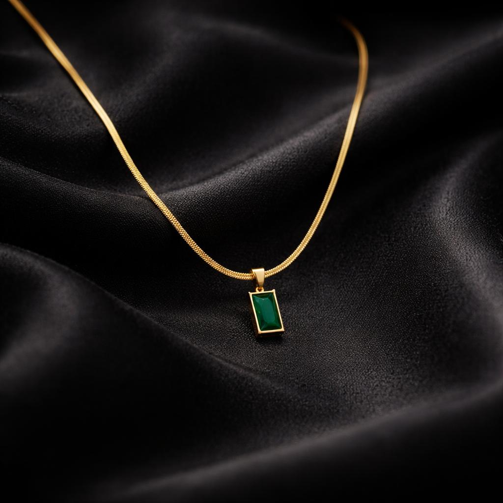 Emerald Noir Pendant Necklace